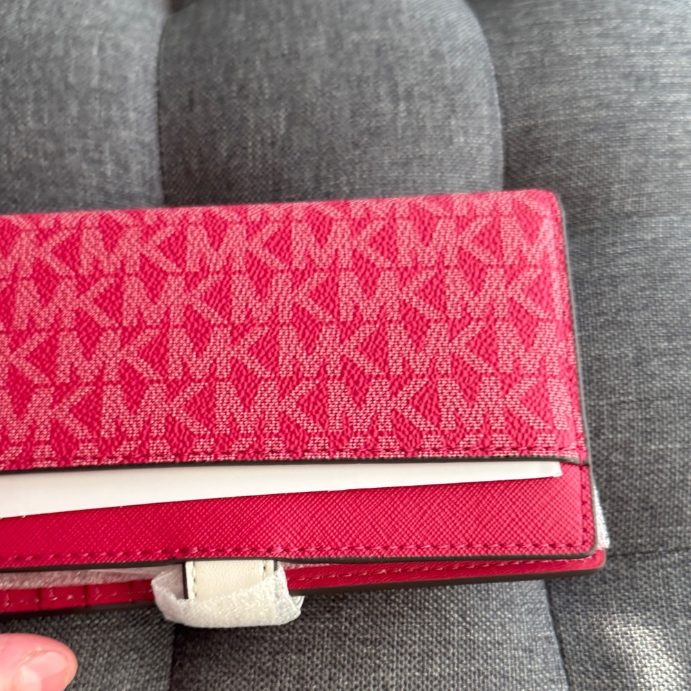 Michael Kors raspberry noire wallet - Picture 4 of 5